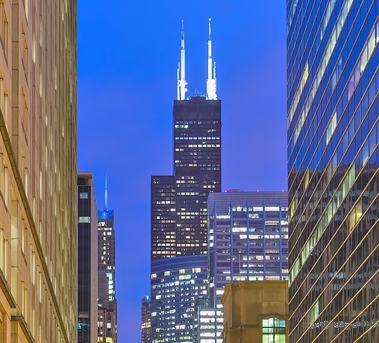 FTB 205 & FTB 302 beacons light Chicago's Willis Tower | Sears Tower