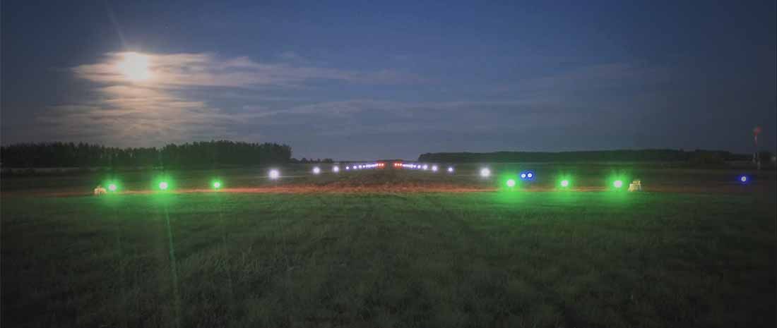 Feux de piste pour aérodrome solaire