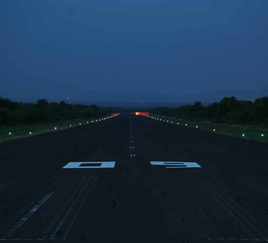 Lumières solaires de l'aéroport à l'aéroport d'Ellisras en Afrique