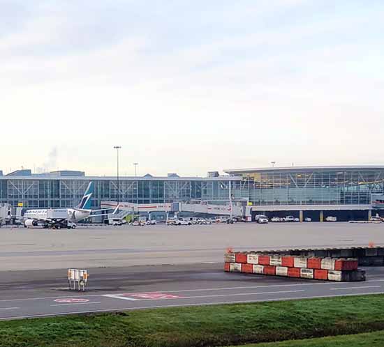 luces de barricada solar en el aeropuerto internacional de Vancouver