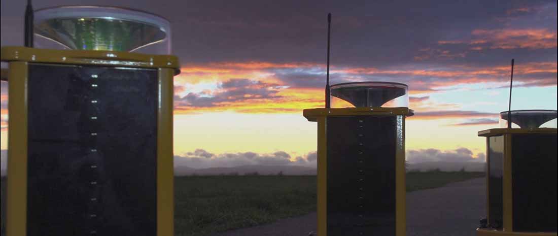 Lampes solaires pour aérodromes portables pour applications militaires