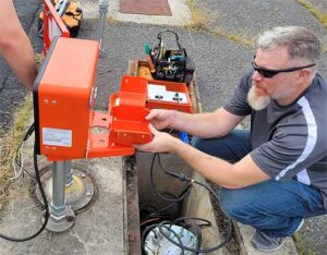 Flash Field Service instala luces de umbral de pista (REIL/RTIL) FTS 812(L) en Smyrna, Tennessee.