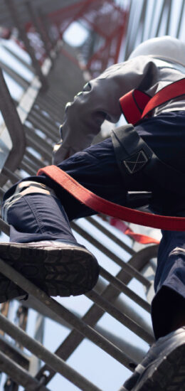 Engineer_wear_safety climb_high_telec 300x692